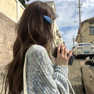 着牛仔裤的钟馗